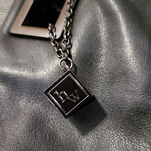 HELEN WELSH LIKE NEW Elegant Black Leather Shoulder Bag - Picture 4 of 14